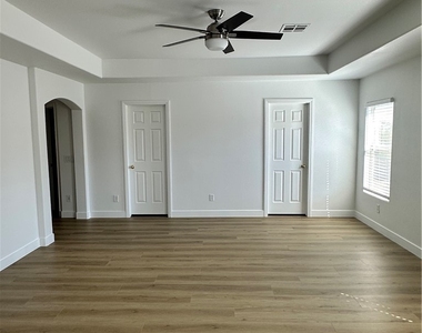 9639 W Post Road - Photo Thumbnail 20
