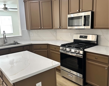 9639 W Post Road - Photo Thumbnail 9
