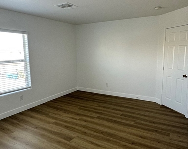 9639 W Post Road - Photo Thumbnail 15