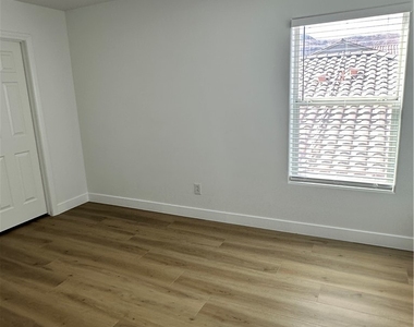 9639 W Post Road - Photo Thumbnail 16