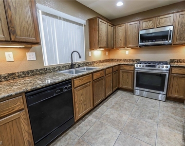 7941 Alta Lima Valley Court - Photo Thumbnail 4