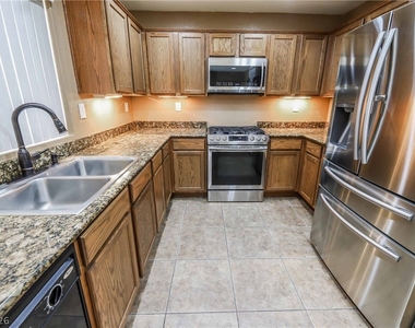 7941 Alta Lima Valley Court - Photo Thumbnail 5