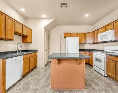 3761 Corpolo Avenue - Photo Thumbnail 8