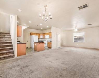 3761 Corpolo Avenue - Photo Thumbnail 7