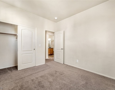 3761 Corpolo Avenue - Photo Thumbnail 18