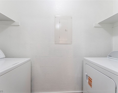 230 Mission Newport Lane - Photo Thumbnail 10