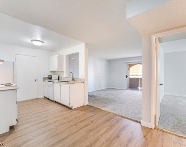 230 Mission Newport Lane - Photo Thumbnail 6