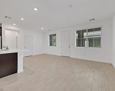 5730 Sky Pointe Drive - Photo Thumbnail 3