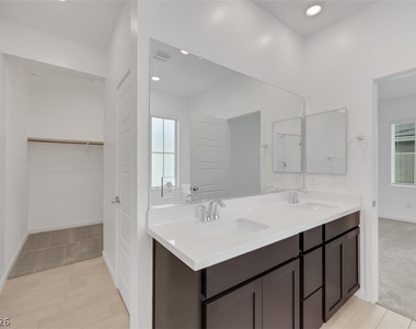 5730 Sky Pointe Drive - Photo Thumbnail 17
