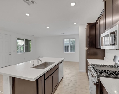 5730 Sky Pointe Drive - Photo Thumbnail 6