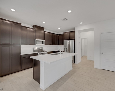 5730 Sky Pointe Drive - Photo Thumbnail 5