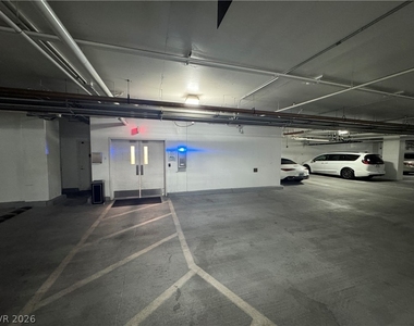 2240 Village Walk Drive - Photo Thumbnail 15