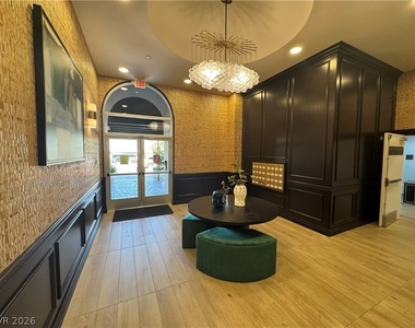 2240 Village Walk Drive - Photo Thumbnail 18