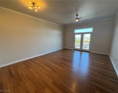 2240 Village Walk Drive - Photo Thumbnail 4