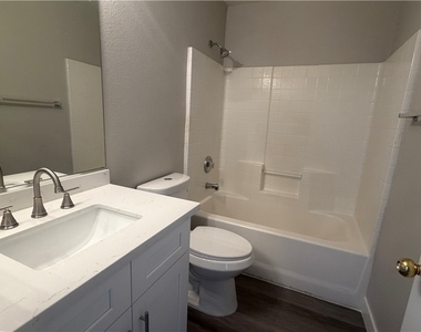 1018 Elliot Park Avenue - Photo Thumbnail 21