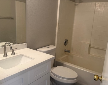 1018 Elliot Park Avenue - Photo Thumbnail 13