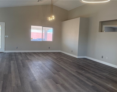 1018 Elliot Park Avenue - Photo Thumbnail 4