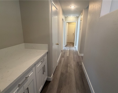 1018 Elliot Park Avenue - Photo Thumbnail 12
