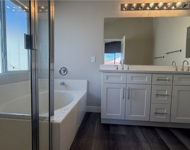1018 Elliot Park Avenue - Photo Thumbnail 20