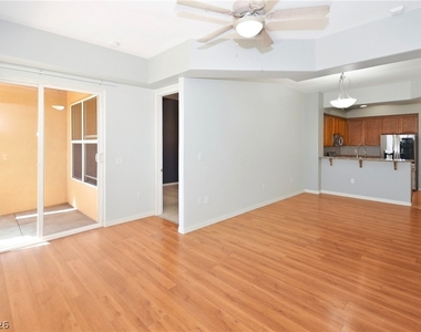 68 E Serene Avenue - Photo Thumbnail 8