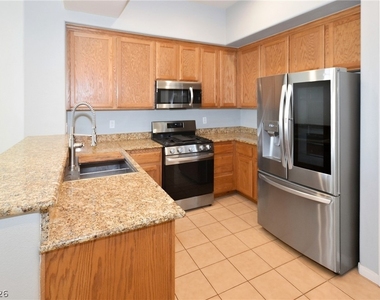 68 E Serene Avenue - Photo Thumbnail 9