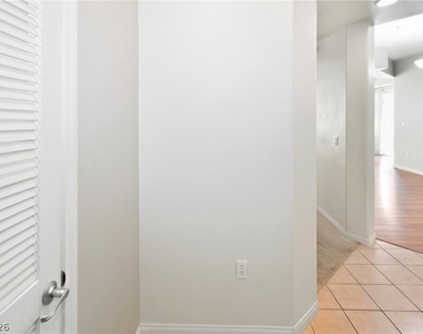 68 E Serene Avenue - Photo Thumbnail 5