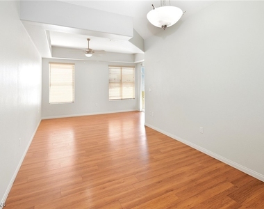 68 E Serene Avenue - Photo Thumbnail 6