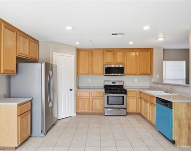 1151 Paradise Vista Drive - Photo Thumbnail 17