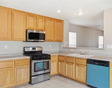 1151 Paradise Vista Drive - Photo Thumbnail 23