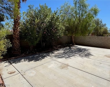 340 Magnolia Arbor Street - Photo Thumbnail 9