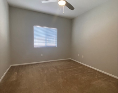 10519 Gold Shadow Avenue - Photo Thumbnail 13