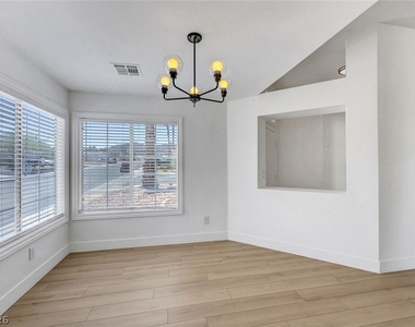 400 Breeze Way - Photo Thumbnail 25