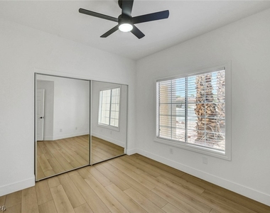 400 Breeze Way - Photo Thumbnail 26