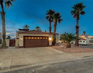 400 Breeze Way - Photo Thumbnail 1
