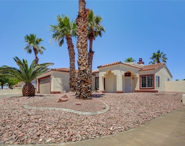 400 Breeze Way - Photo Thumbnail 5