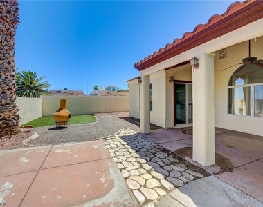 400 Breeze Way - Photo Thumbnail 38