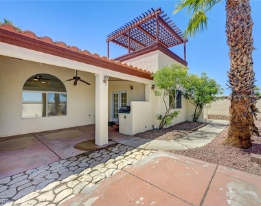400 Breeze Way - Photo Thumbnail 34