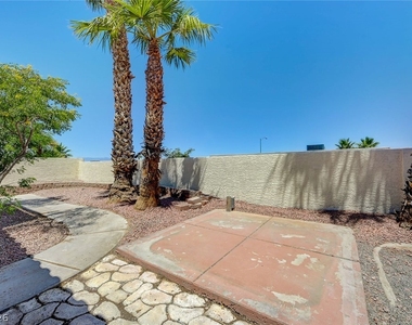 400 Breeze Way - Photo Thumbnail 29
