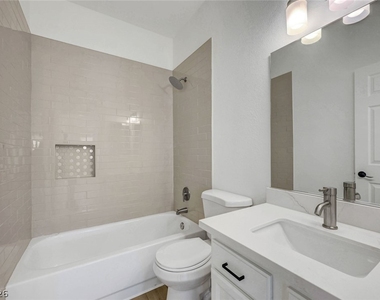 400 Breeze Way - Photo Thumbnail 27