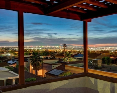 400 Breeze Way - Photo Thumbnail 47