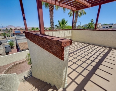 400 Breeze Way - Photo Thumbnail 39