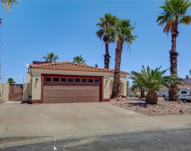 400 Breeze Way - Photo Thumbnail 4