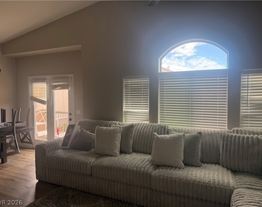 8727 Tom Noon Avenue - Photo Thumbnail 4