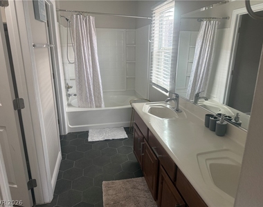 8727 Tom Noon Avenue - Photo Thumbnail 9