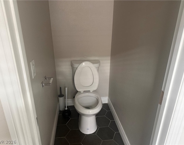 8727 Tom Noon Avenue - Photo Thumbnail 12