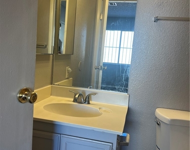 2853 Wheelwright Drive - Photo Thumbnail 13