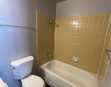 2853 Wheelwright Drive - Photo Thumbnail 15