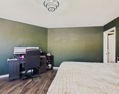 4970 Honey Locust Drive - Photo Thumbnail 15