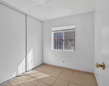 3421 Lillis Circle - Photo Thumbnail 6