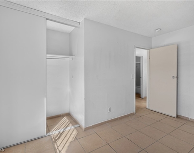 3421 Lillis Circle - Photo Thumbnail 10